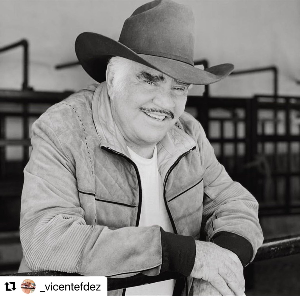 OrtizKicks's tweet photo. Rest In Peace, Vicente Fernandez.
You were the soundtrack of my life. My Mexican parents introduced me to your music. Your songs provided comfort &amp; a sense of home from the first time I left home for basic training throughout all my moves.
You were an idol. You remain El Rey! 🇲🇽 https://t.co/o3SGaD8POt