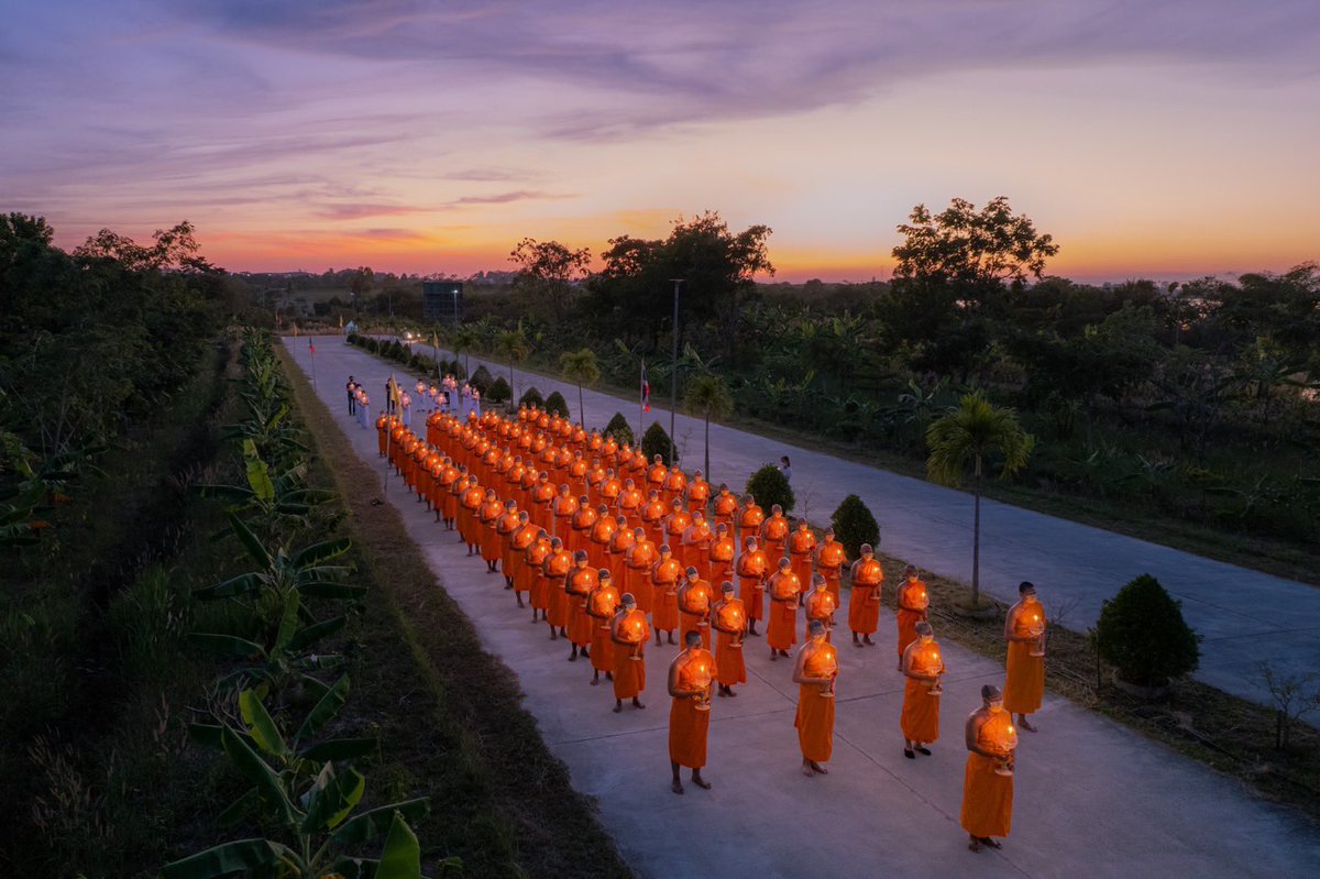 Psanitwong's tweet image. ร่วมอนุโมทนาบุญในกิจวัตร พระธรรมทายาทโครงการอุปสมบทหมู่ บูชาธรรมมหาปูชนียาจารย์ ประจำปี 2564 จังหวัดชลบุรี เดินธรรมยาตรา  ณ วัดเขาตะแบก(วัดอุปัชฌาย์) อำเภอศรีราชา จังหวัดชลบุรี