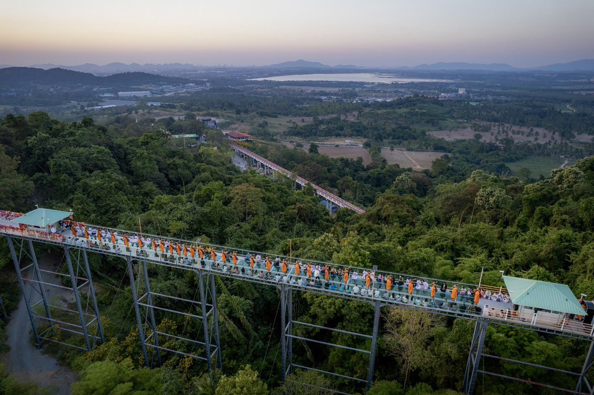 Psanitwong's tweet image. ร่วมอนุโมทนาบุญในกิจวัตร พระธรรมทายาทโครงการอุปสมบทหมู่ บูชาธรรมมหาปูชนียาจารย์ ประจำปี 2564 จังหวัดชลบุรี เดินธรรมยาตรา  ณ วัดเขาตะแบก(วัดอุปัชฌาย์) อำเภอศรีราชา จังหวัดชลบุรี