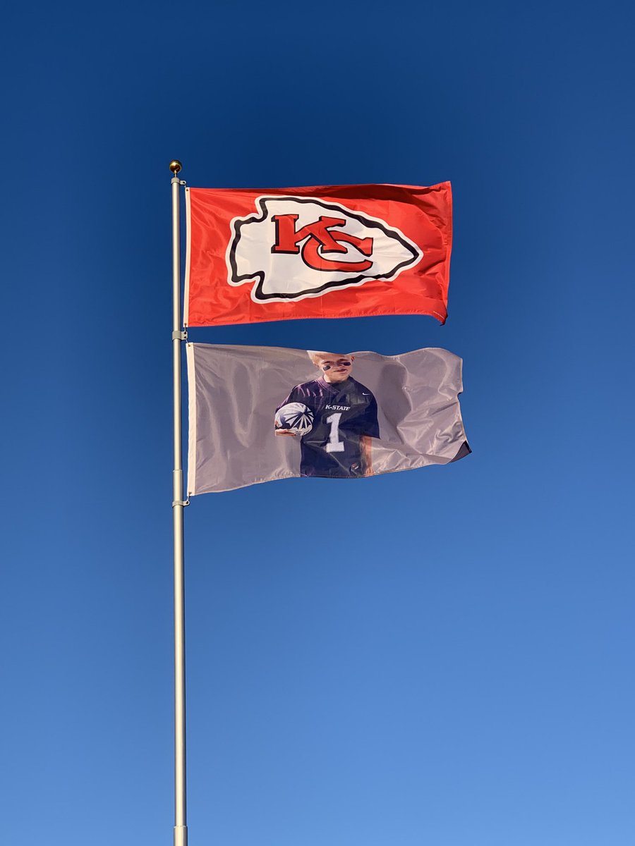 edthomas316's tweet photo. If you see these flags today at Arrowhead, come say hello to the birthday boy ⁦@SamThomas1212⁩ !! https://t.co/89lCpIOvNQ