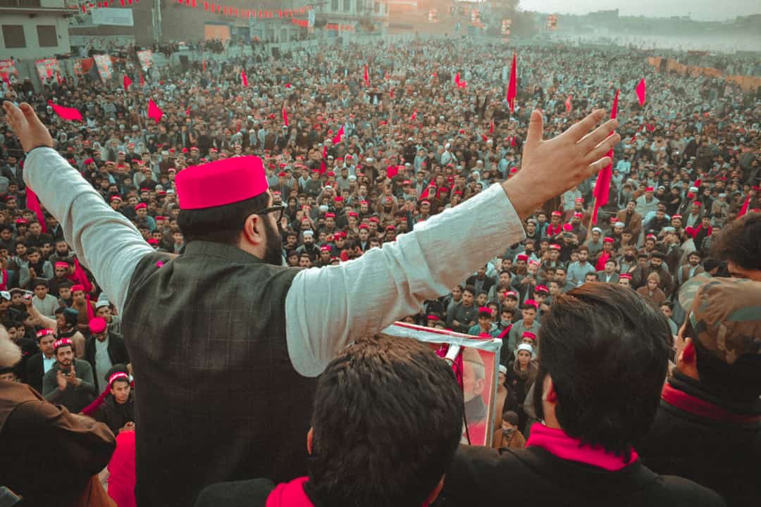 AimalWali's tweet photo. د شکست حوصله نه لرم پښتون يم
مقابل که مې زنځير که مې زمرے وي
شکریہ پشاور
مننه پېښور
پشاورلالٹین کا
پېښور د لالټېن
#PeshawarLaltainKa https://t.co/2deWkfVawU