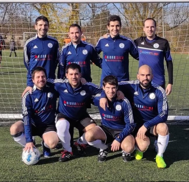 ijretana's tweet photo. No me resisto a poner como fondo de escritorio la foto del segundo equipo de mis amores, después del @Alaves y no es otro que el @HidroclimaFC Qué gozada verles jugar https://t.co/QCBDR1w8PP