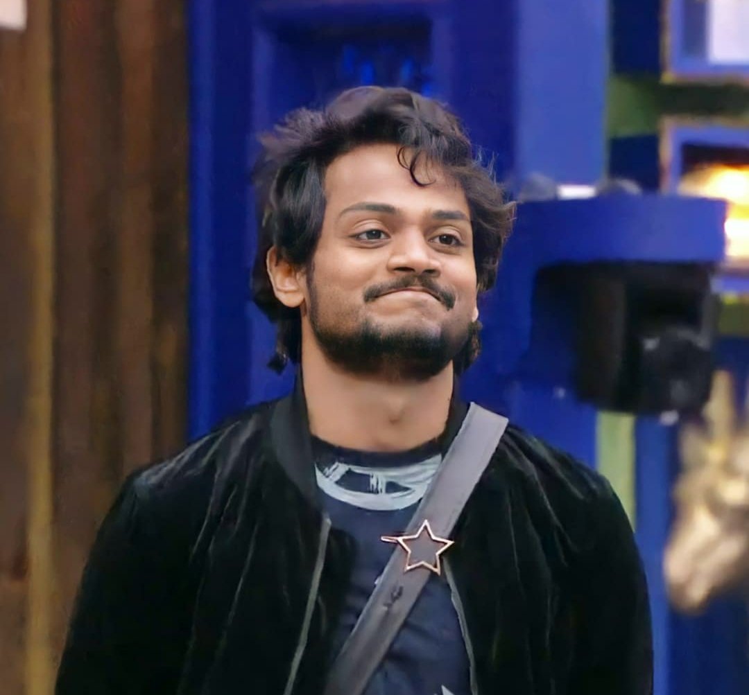 Thunderbird_SFC's tweet photo. Whatever The Problem Comes Just Smile. Spread Positivity 😌❤️..!!
#TitleConquerorShannu https://t.co/LMnkrknz7A
