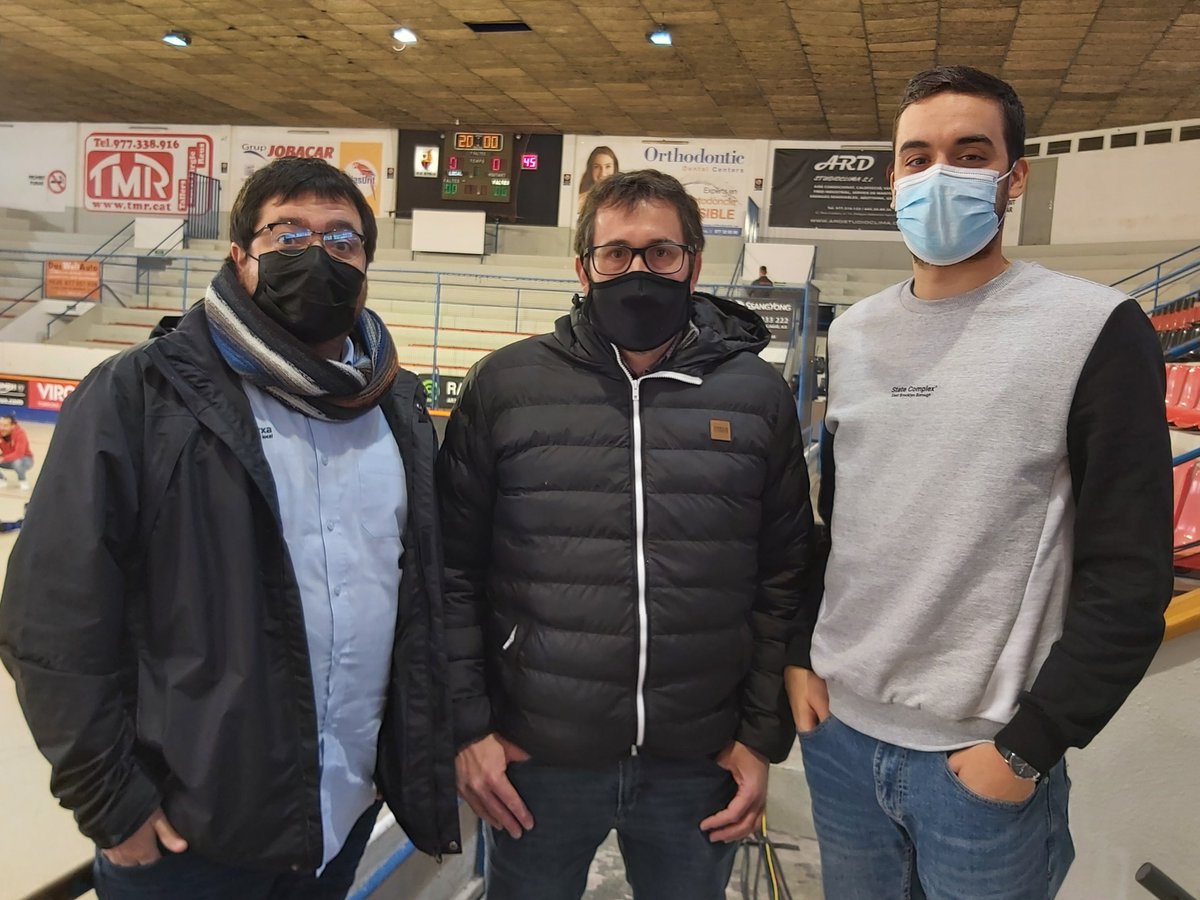 L'equip de l’hoquei a l’#EnjocTV🏑 d'avui!
🎙 Narra <a href="/jmartitort/">Jordi Martí Tort</a>
📋 Analista <a href="/PereVarias/">Pere VARIAS</a>, entrenador <a href="/cenoia/">CE Noia Freixenet</a>
🚶 Amb <a href="/jgomiscos13/">Joel Gomis Cos</a>, de <a href="/CanalReus/">Canal Reus</a>, a peu de pista

🔴 Vivim l’#OKLligaM amb el <a href="/ReusDeportiu/">Reus Deportiu</a> 🆚 <a href="/GironaCH/">Girona Club Hoquei</a> en DIRECTE a les 📺TV locals i a 📱<a href="/xala_cat/">xalacat</a>