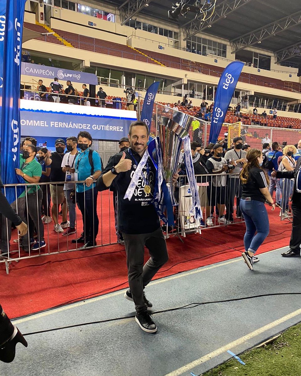 kikegarcia17's tweet photo. Campeones!!!

Agradecer a Dios, a mi familia, al CT y en especial a los jugadores.

Quiero hacer un pequeño homenaje recordando a Pedro Febles y a Nerio Hernández. https://t.co/kLCEazCbvu