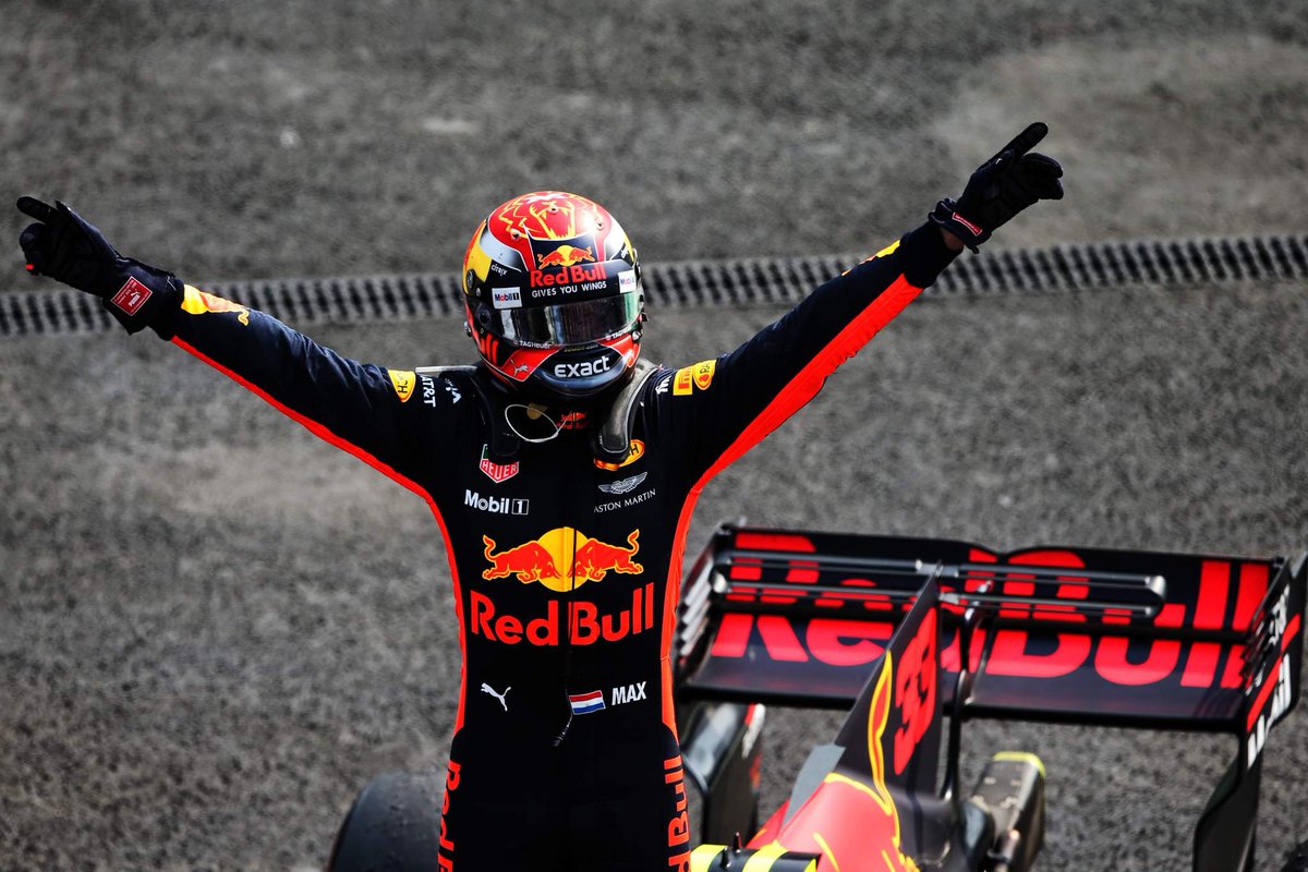 ducom99's tweet photo. YESSS!!! #MaxVerstappen33 wint de #AbuDhabiGP en is WERELDKAMPIOEN! https://t.co/BknF8Wz8DL