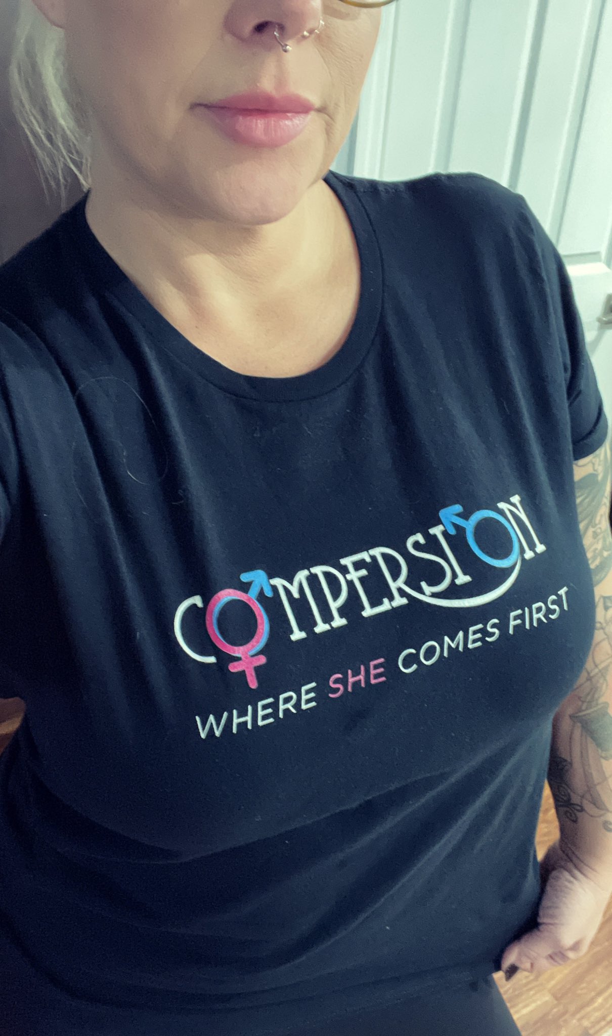 TW Pornstars - Vix_Cin. Twitter. Reppin' @CompersionSite while at Secrets this weekend. 2:40 PM