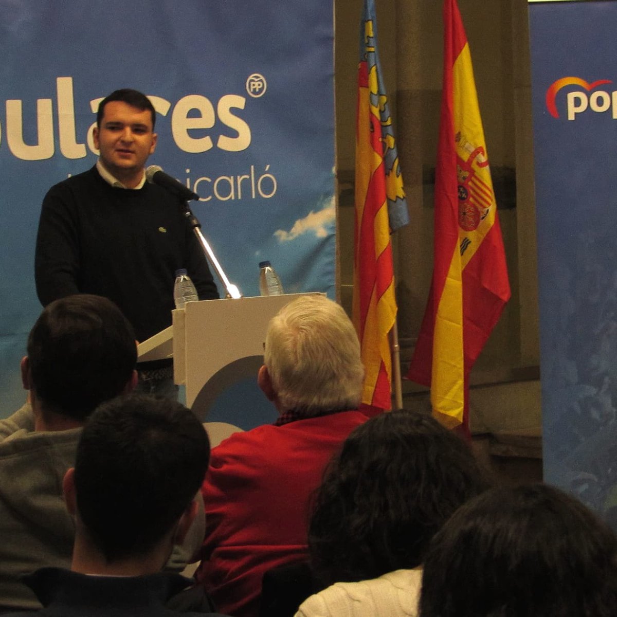 borja_castell's tweet photo. Ahir vaig agafar el timó de la organització político-juvenil més gran del meu poble. 

Soc conscient de la gran responsabilitat que asumixo, peró també de les necessitats dels joves del meu poble, per aixó me dixaré la pell per una Benicarló de oportunitats per a tots els joves. https://t.co/Iv1FO4Ye0n