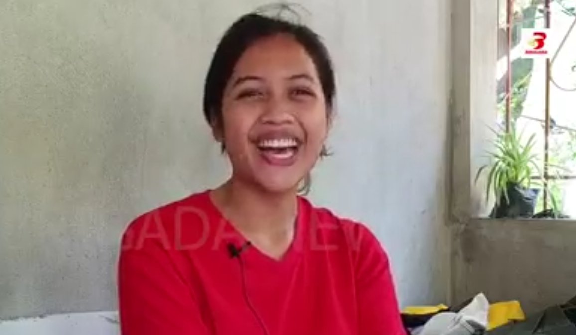 minimumfare's tweet photo. Noong sinabing "to be tireless in teaching" at "to go where difficulties are greater", hindi nagdalawang-isip si Teacher Kate. 

Interview ni Teacher Kate: https://t.co/3UP28cRcAY

#ReleaseKateRaca #UpholdCARHRIHL https://t.co/wIEiT3o0zl