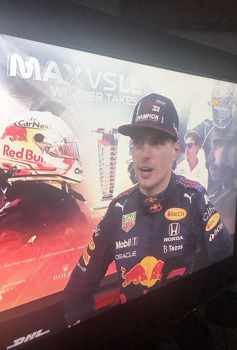 Wat een race! Wat een tactiek! Dat kan er maar 1: #MaxVerstappen33 #AbuDhabiGP