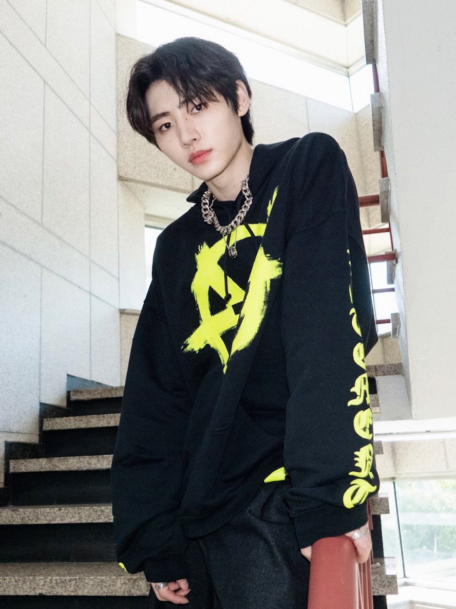 lovinsnh's tweet photo. َ           🖤                                   🤍 https://t.co/BZE6Bj2MC1