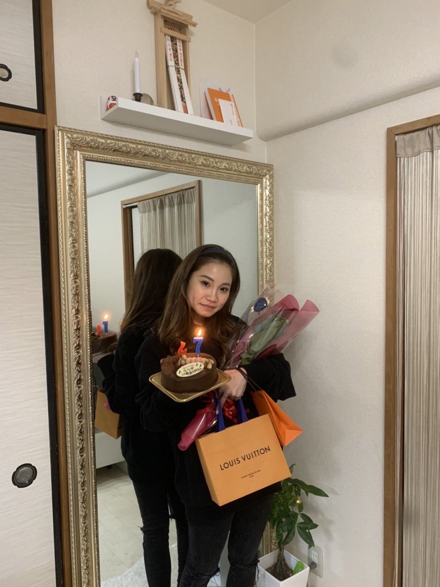amibadayo4649's tweet photo. 可愛い可愛いお嬢👩
お誕生日おめでとう🎉
いつもぜーんぶしてくれて
ありがとう😊
今日は恵利佳が女王様👑
これからもワシ頑張るから
よろしくね🤤❤️ https://t.co/b5X1IzUqwD