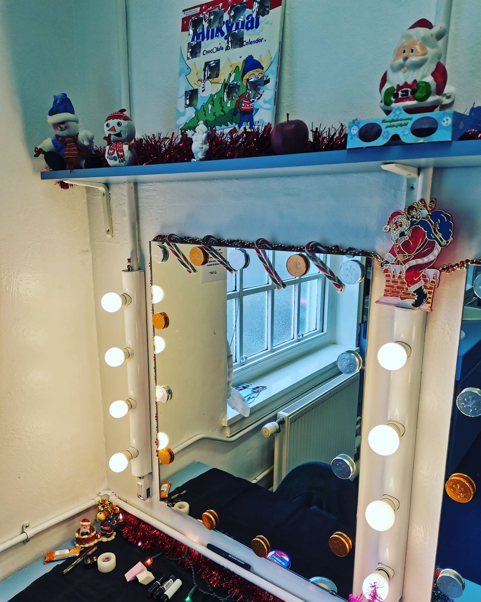 DamianPatton's tweet photo. We are in 🤗 @ahttw #dressingroomfun #dressingroomcoin #christmas #Snowwhite2021 #Snowwhite https://t.co/KBO93o9pLs