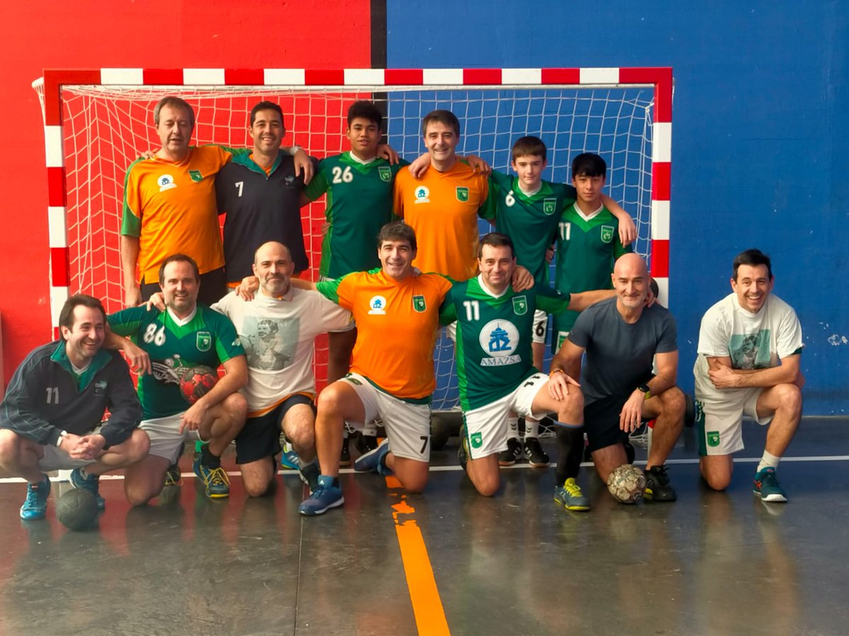 EXL6's tweet photo. Hoy recordamos a #IñakiMoro
Parte de nuestro pasado y siempre presente en la memoria del @bmurdaneta y de todos los que fueron sus compañeros.
#Punketo #Siemprejuntos https://t.co/nZvhEqBEst