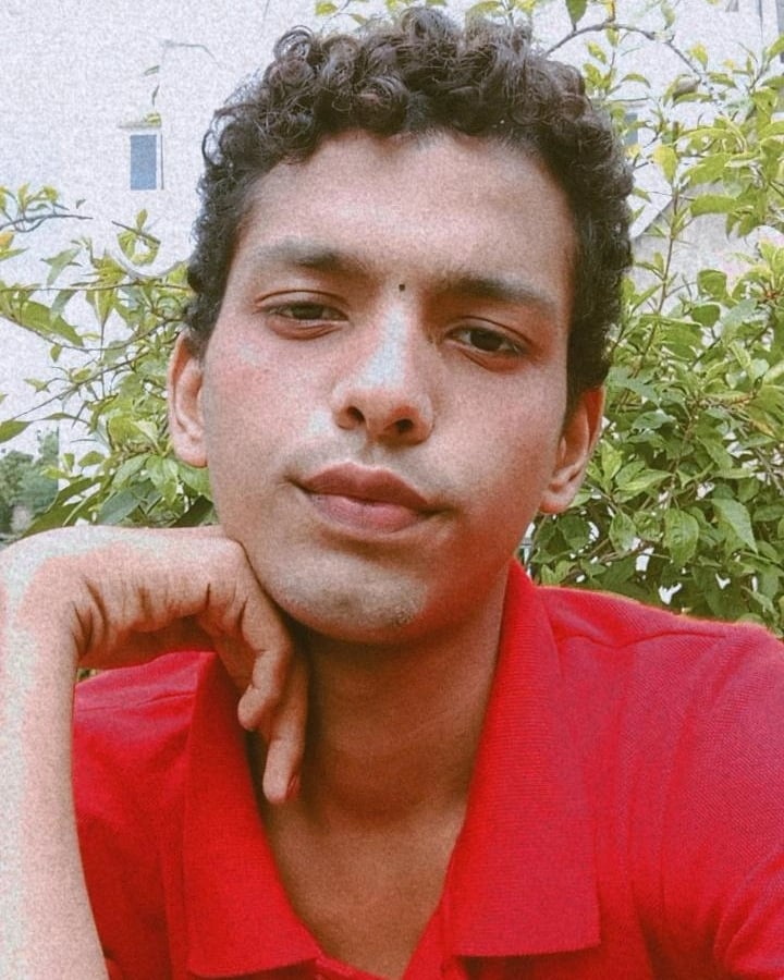 HumansVaranasi's tweet photo. "My name is Trayi Shakti &amp; I was born in the wrong body. I identify myself as a woman &amp; am neither proud nor ashamed of it. It's who I am. If you reduce all lives to black &amp; white, you'll never see rainbows. And rainbows can be really beautiful!"
https://t.co/k0Jh8DKcmo
#PRIDE https://t.co/ghGVU4MFtL