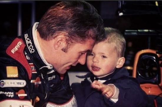 sonocancro's tweet photo. e per quanta                        amerai 
strada ancora                     il finale
c’è da fare

#AbuDhabiGP https://t.co/JZlS3AcZBA