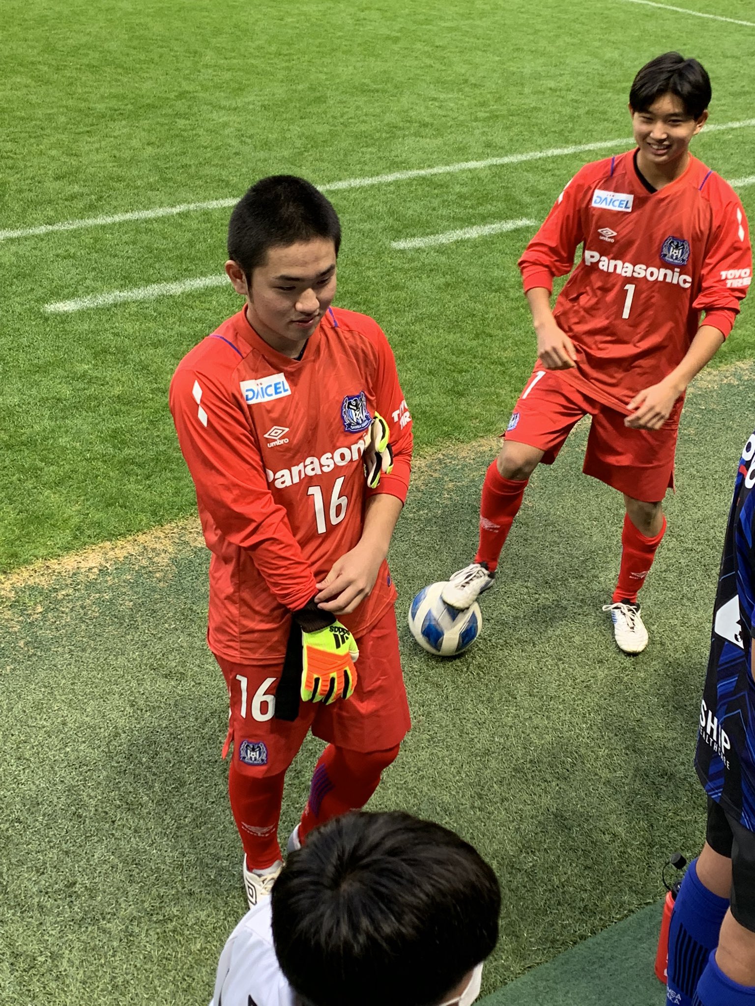 あんすき ガンバ大阪ジュニアユースの 卒団式でした 退団した吾郎も関係者のご配慮で 参加しました 闘病から3年弱 入団して初めて公式ユニフォームで 初めて仲間とサッカーできました 感無量です ありがとうございました ガンバ大阪ジュニアユース 卒