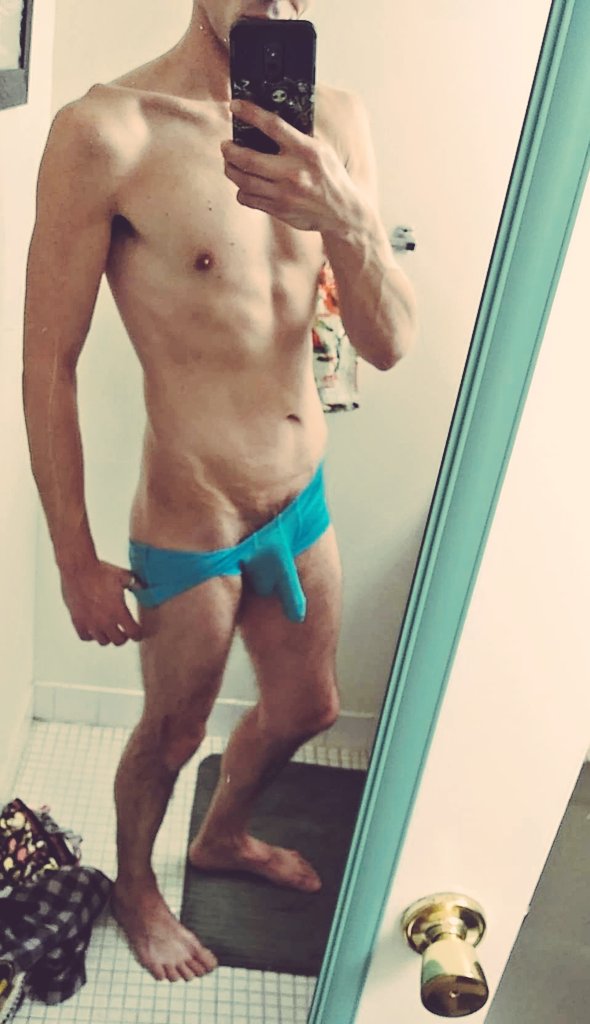 Goood morning ? 
Hope y'all have a beautiful day! 
#gay #goodvibesonly #gayvibes #nsfw #goodmorning #gaypup