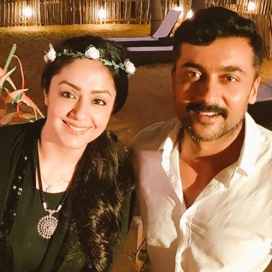 AA__Admirer's tweet photo. Couple goals❤️🤩

@Suriya_offl #Jyothika ❤️❤️
@shannu__7 @deepthisunainaa 🤩

#TitleConquerorShannu #EtharkkumThunindhavan https://t.co/rcxsFtGTmg