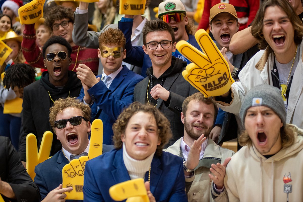 ValpoU's tweet image. Valpo students, we need YOU to help cheer on @VU_VB in the @WomensNIVC title match! Join @valpoathletics for a pep rally in Hilltop Gym at 5:45 pm. then head to the game together as a group at 6:15 p.m.

➡️ Free Food
➡️ Giveaways
➡️ Remarks by President Padilla

#GoValpo