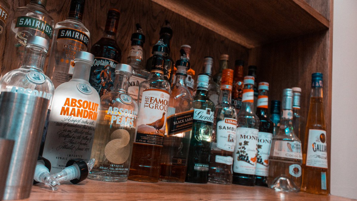 Can you?

Could you?

Should you?

Yes you should!!

It’s December, it’s nearly #Christmas, there is no quilt with drinking on a Sunday now 😉

Get down to Mulberry’s Bar for a cheeky tipple. We have got beer, wine &amp; more spirits than you can handle!

#mulberrysbar #supersunday