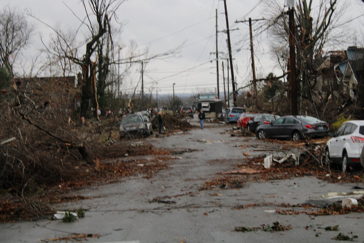 matthewcoil's tweet photo. EF3 tornado aftermath. Dec. 11th, 2021. Bowling Green, KY. https://t.co/aKeIAS9KjX