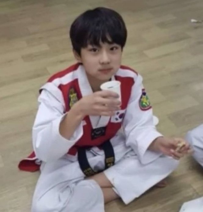 yjwprnts's tweet photo. jungwon cat since pre-debut !! https://t.co/coOF9EhFci