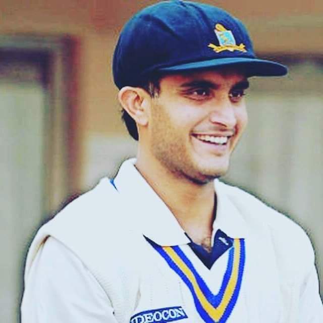 MKumareshSanth1's tweet photo. King of king @imVkohli @msdhoni #LoveYoudada https://t.co/clnLHTj4P9