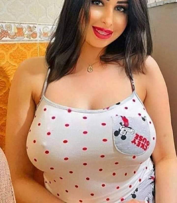 مساء الورد

مساء الحب والاحساس والطيبة والرقه 
فْتتعالـى الأصـوات وتمتزج العبارات 
وتتحرك الأنامل لتخط ڪْلمات 
لتبقى في القلب ذڪريات 
ولاأملك سوى بضع ڪْلمات 
 لترسم لڪْم التهاني والتبريڪْـات 
 بكـــۧـل مايحملـــۧـه اسمـــۧـائكم مـــۧـن معانـــۧـي 
اسعد الله مسائكم