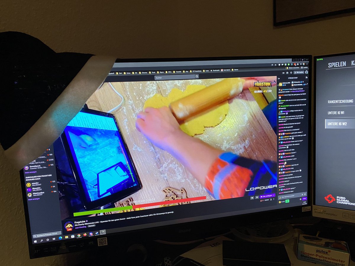 mu3hl3's tweet image. Alle Jahre wieder, kann ich mir gut als neue Tradition vorstellen 😊 @Fragstube #backstube #fragstube #charity #charitystube