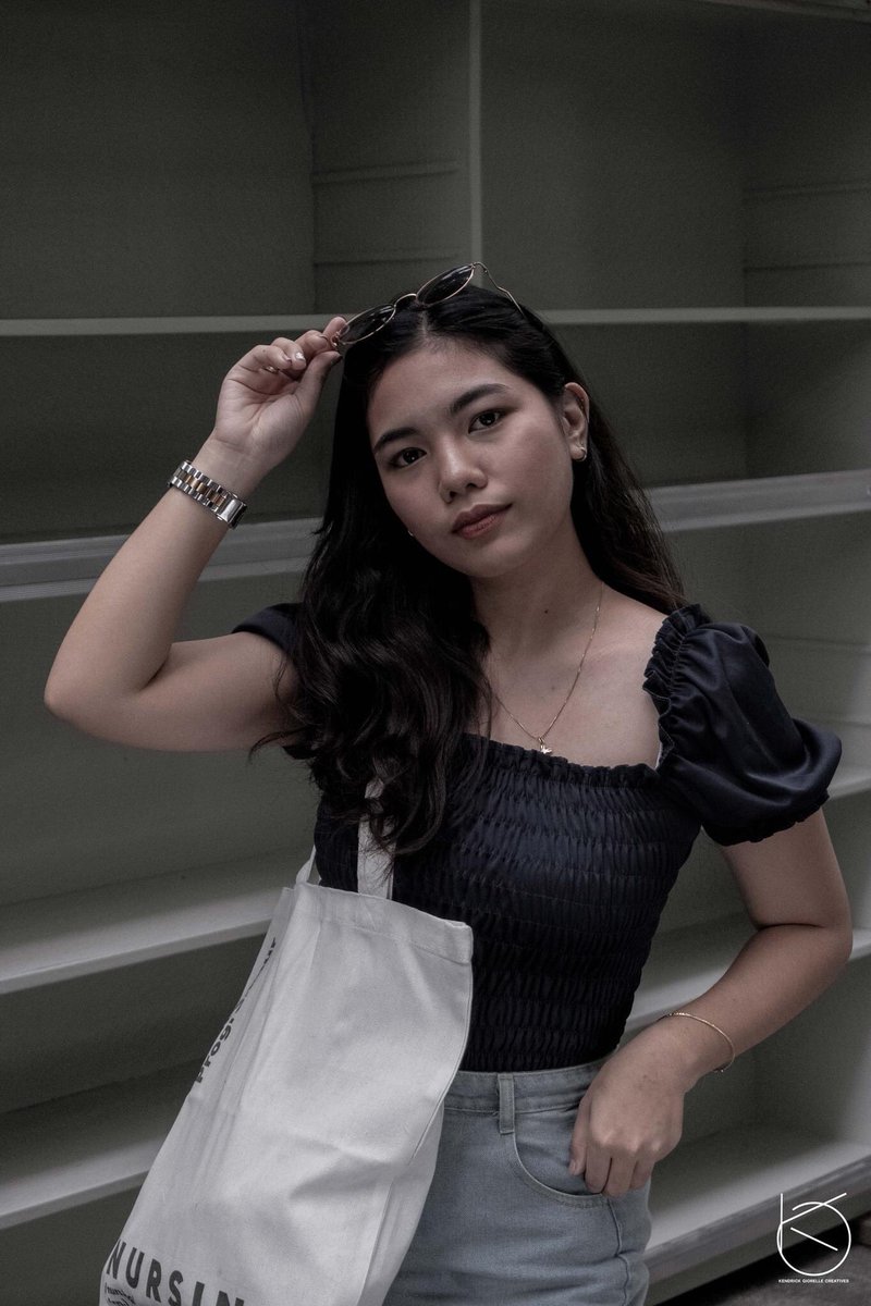 HAU_SNAMS's tweet photo. Your go-to tote bag for every hustle that reminds you of the future that you envision for yourself. Made from canvas, this minimalist tote bag could never go wrong with any style. Wear it and carry your dreams with it as you continue hustling. https://t.co/pIOYNiJaSS