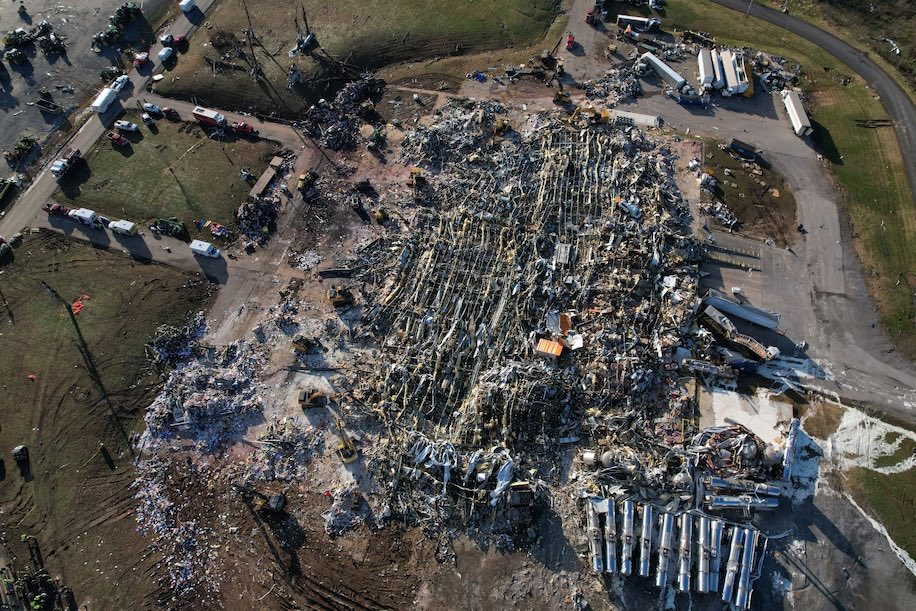 Task Force 1 crews are conducting search and rescue operations this morning at the site of the Mayfield Consumer Products Candle Factory in Mayfield, Kentucky. #fema #PrayForKentucky #Mayfield <a href="/NAT_USAR_NEWS/">NATIONAL US&R SYSTEM</a>