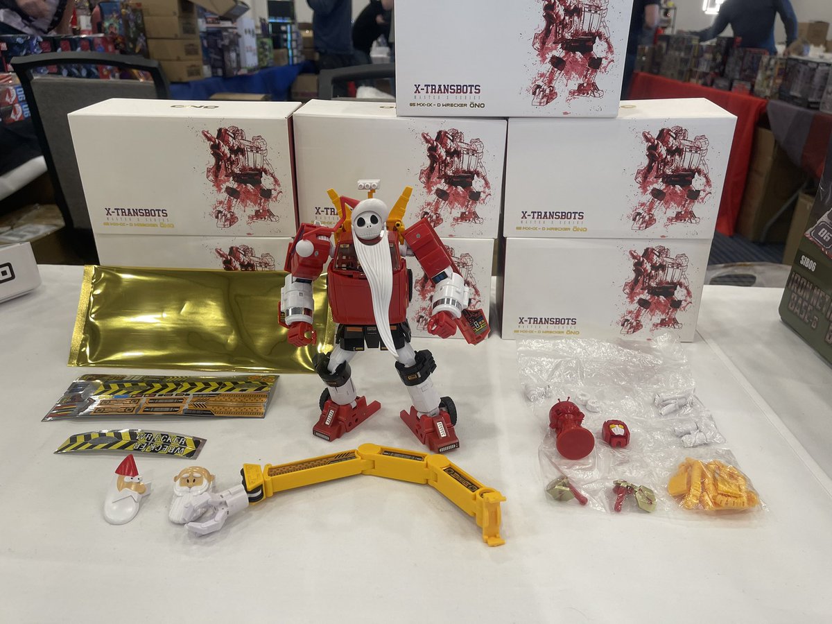 Tfcon exclusive Ono!  Come by and check it out pick one up!