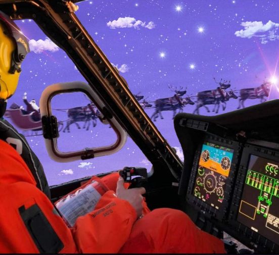 With only 13 sleeps left until Christmas, Santa's been out on a practice run with Coast Guard helicopter Rescue 117.  Hope you have all been good this year - there are definitely a few people down the station who are on the Naughty List  🤣  #Rescue117 #RNLI #kinsale