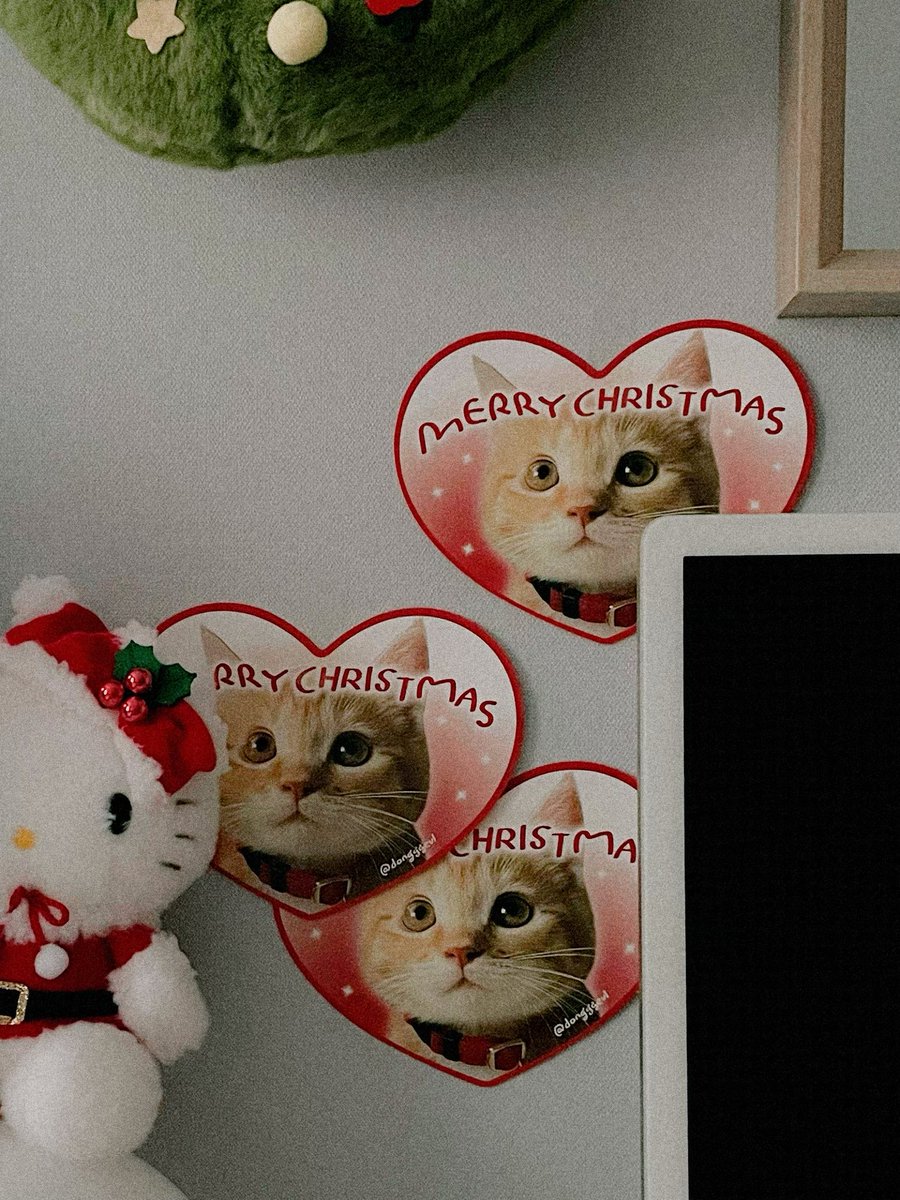 지인들 나눔용으로 동글이 엽서를 제작했는데요..!! 동글이 예뻐해 주시는 분들한테도 드리고 싶어서 고민하다가 알티 추첨 10분 2장씩 보내드릴려구요!! 한국 주소지만 보낼 수 있어요ㅠㅠ 14일~15일 넘어가는 새벽에 추첨하고 15일에 준등기로 발송할게요~~!! 발송비용 모두 제가 부담합니당💝🎄