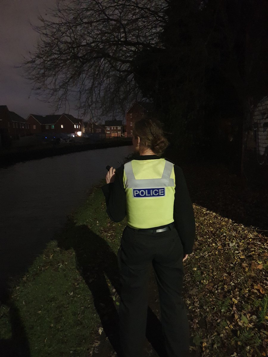 OldburyWMP's tweet photo. Officers have conducted safety patrols and weapon sweeps across Langley Park and Barnford Hill Park throughout the day.
#safetypatrols
#under25Violence
#weaponsweeps
#safercommunities https://t.co/UibTnoZT47