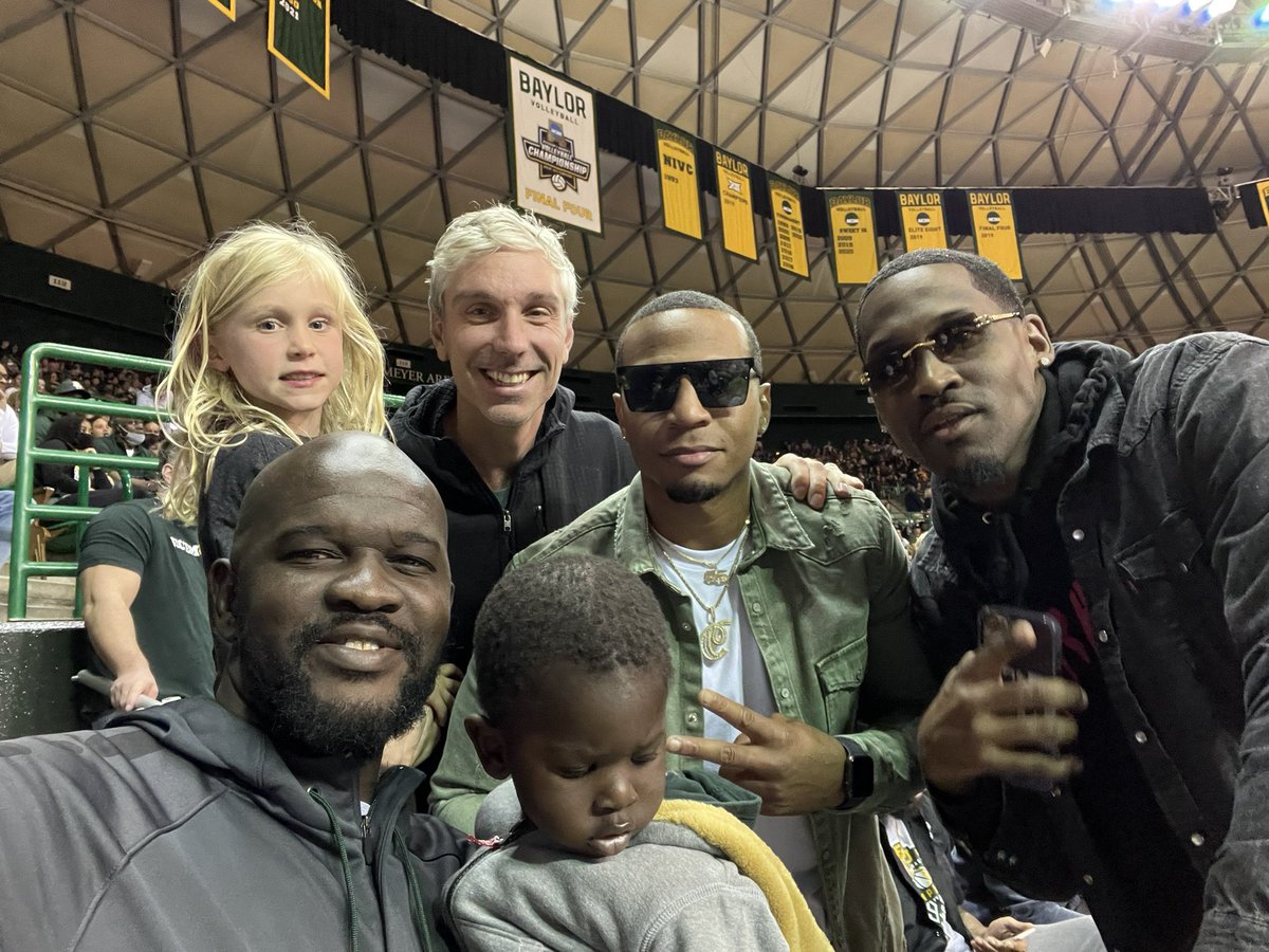 Mamadeezy15's tweet photo. With my brothers! @SlickShep @_Rog007 @CurtisJerrells0 https://t.co/qhYYS2A08m