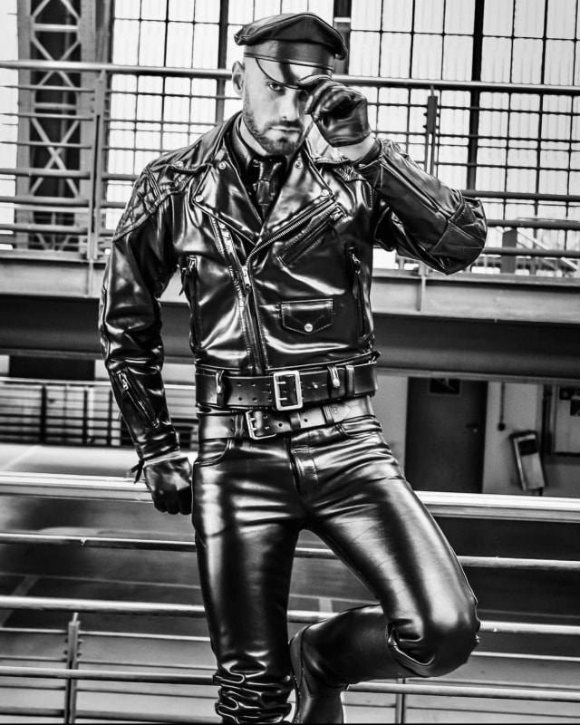 hello everybody mr. #leatherman.