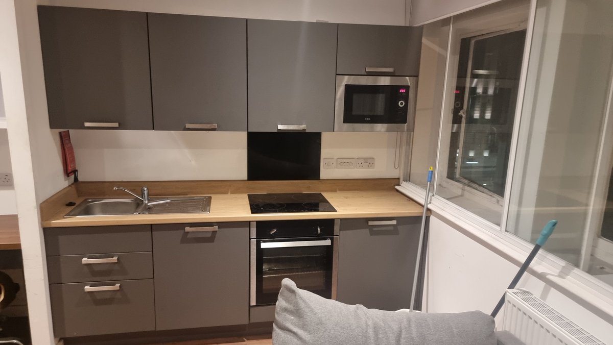 PhilRyall's tweet photo. Time to say goodbye to my apartment, it was small but it was my home. https://t.co/5IZQVAxuAg