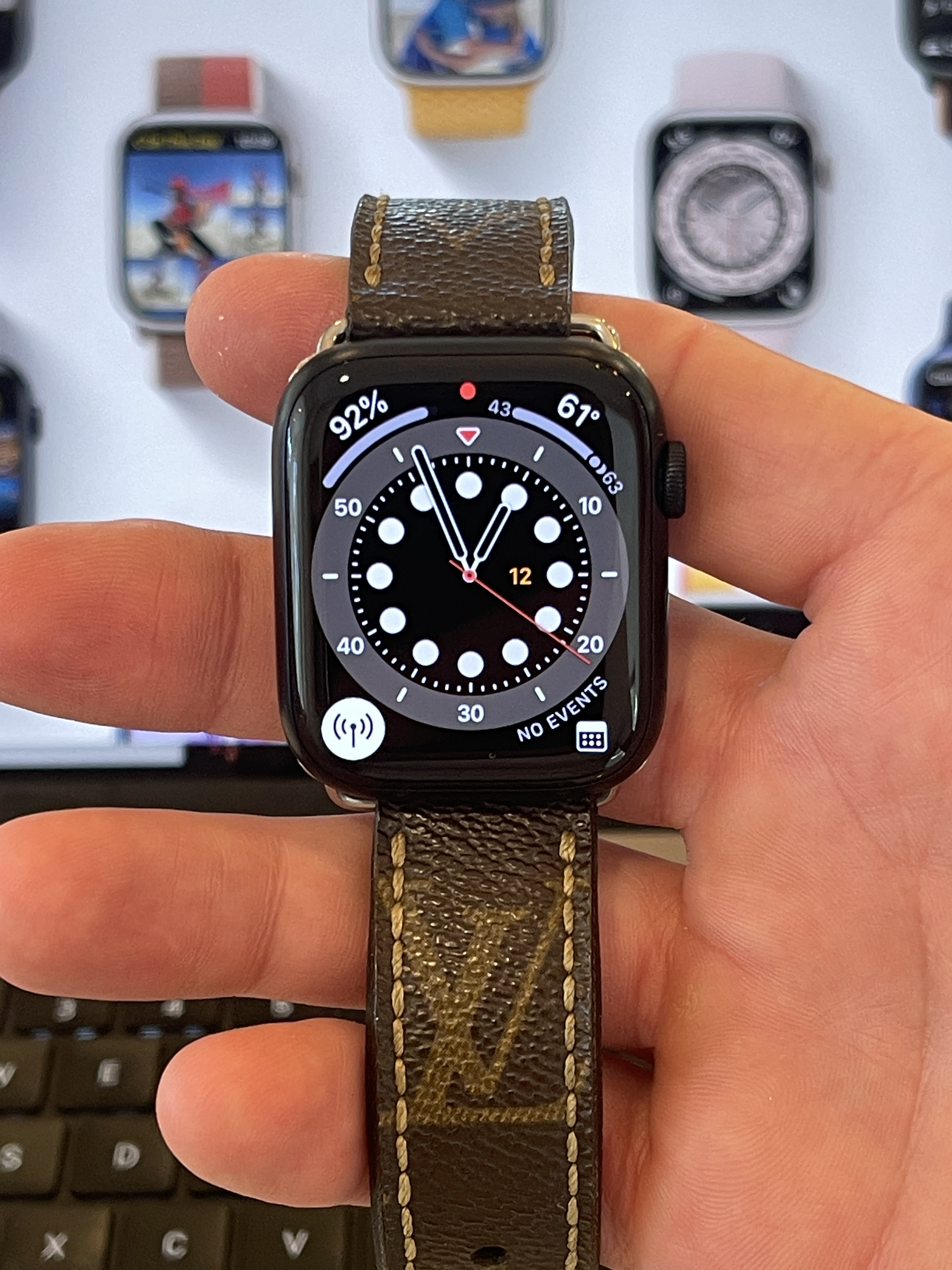 Casey Neistat on X: dear @Apple i like my new watch but have a