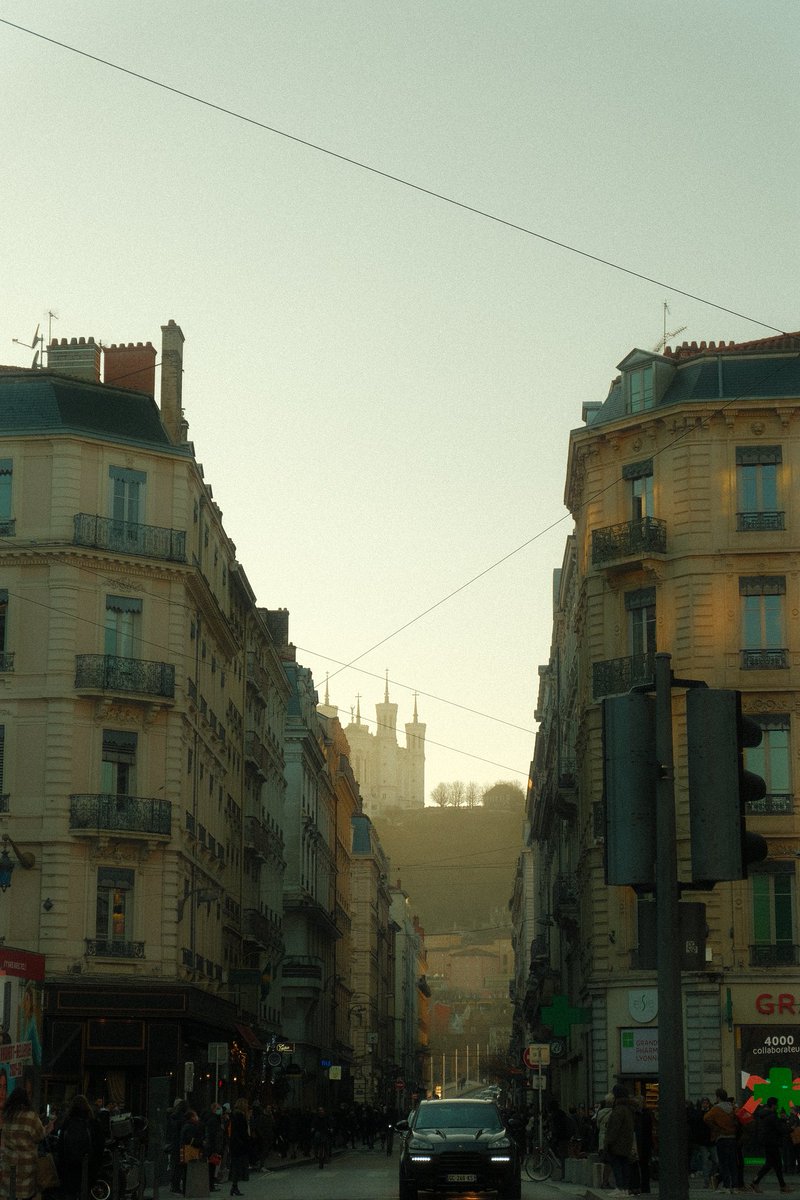 Distort_tears's tweet photo. Petite sortie dans Lyon pour tester les réglages de mon #fujifilm
#Lyon #lyonphoto https://t.co/MqCc4VYB83