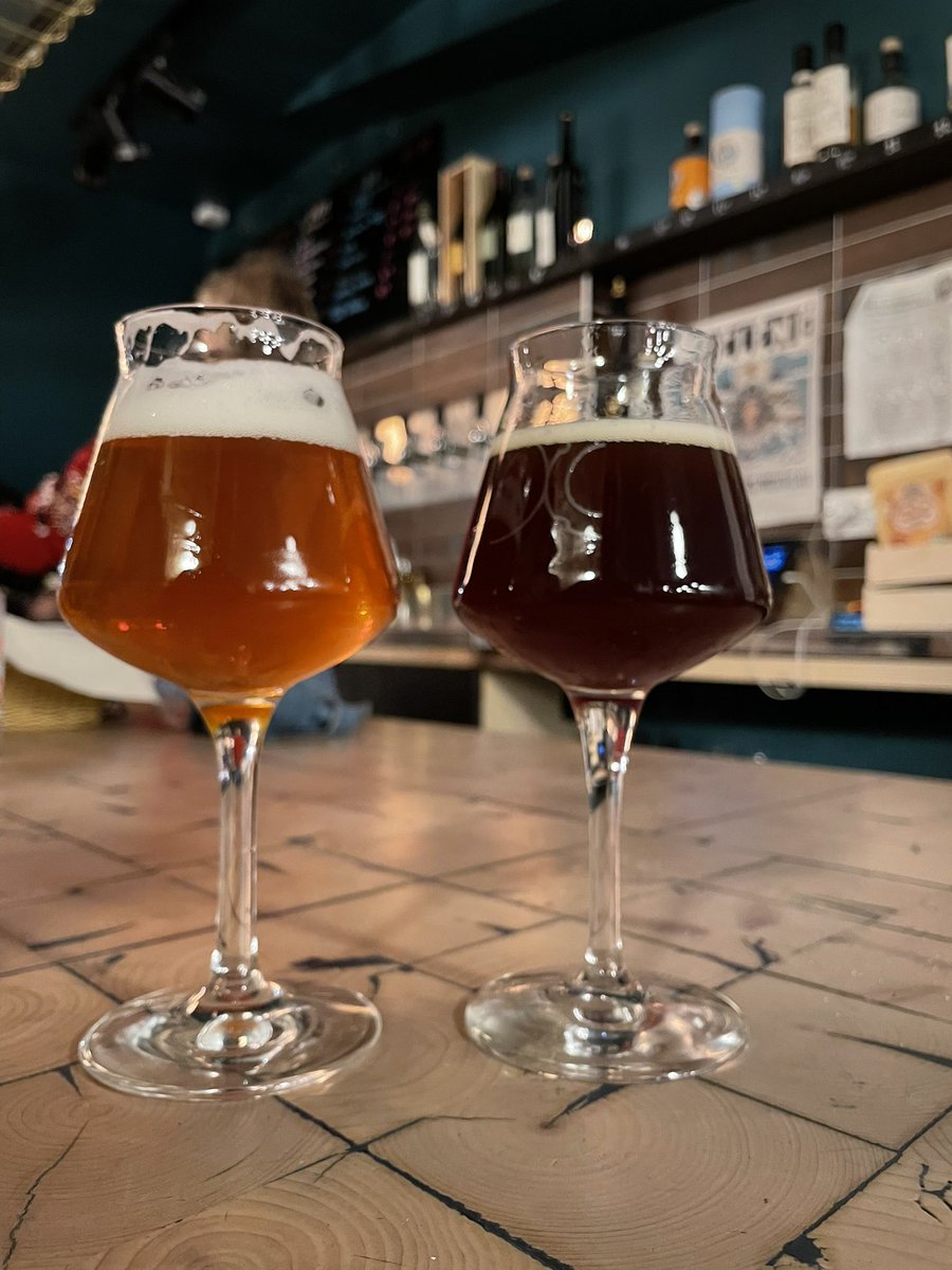 Monsieur_Win's tweet photo. @JeffVedder12 @Binouzeusa @SierraNevada Oooooh oui… 💖 Souvenir fameux samedi chez La robe et la mousse (quartier St Germain) https://t.co/aCtX1Pt0pg