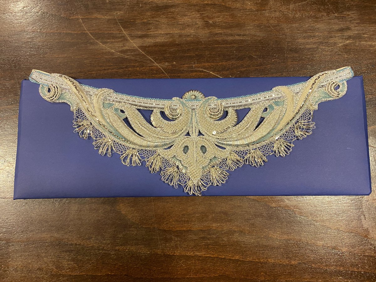 🔴 #ACTUALIDAD | En la tarde ayer tuvimos el placer de asistir a la bendición de la Virgen del Amor, titular de <a href="/DivinoMaestro20/">Hdad. Divino Maestro</a>

Agradecidos por elegirnos como padrinos de la imagen, le hicimos entrega de una cinturilla bordada en plata que la Stma. Virgen lució

#LosEstudiantes