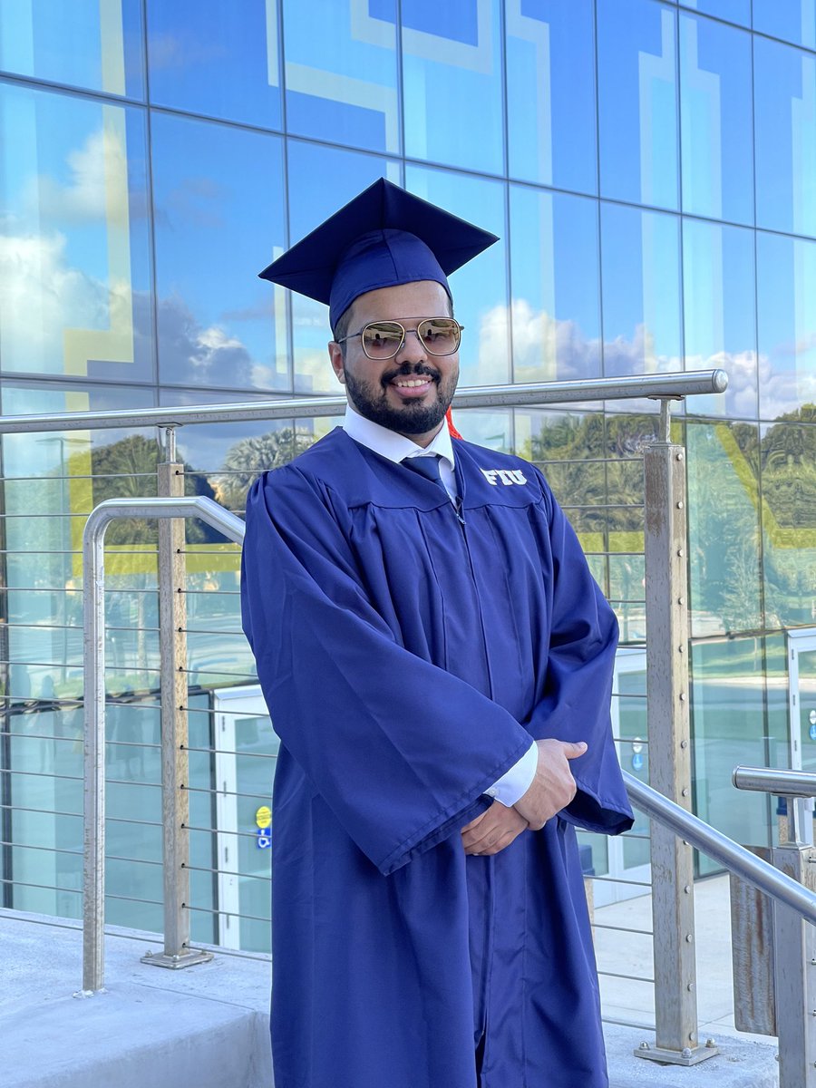 ﴿ وَآخِر دَعْوَاهُمْ أَنْ الْحَمْد لِلَّهِ رَبّ الْعَالَمِينَ ﴾
تم بحمدالله تخرجي من جامعة : 
 Florida International University
وحصولي على درجة البكالوريوس
 تخصص هندسة كهربائية 🎓