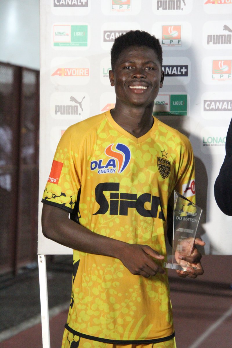 ASECMimosas's tweet image. #Actionnaires, Konaté karim a été désigné homme du match. 
Félicitations à Karim et toute l'équipe.💛🖤
#CIVsport #Mimos
