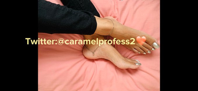 I hope you all had a super Sunday!  Showing off my silver toes &amp; silver anklets in this pedi 🤗 https://t