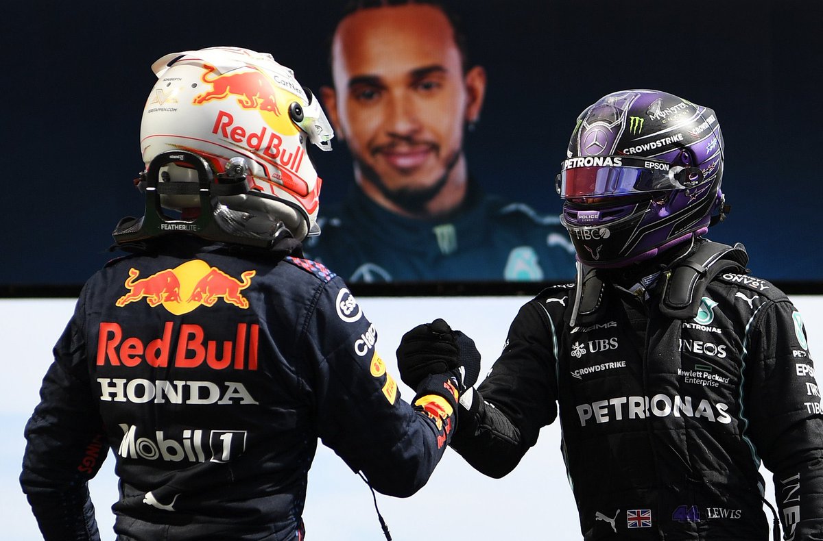 Jaimefmacias's tweet photo. Es difícil encontrar otro campeón con la perfección clínica del Verstappen de esta temporada, posiblemente haya que pensar en Nico Rosberg, los únicos que vencieron al Hamilton campeón del mundo, eso refleja porqué es uno de los mejores de la historia. https://t.co/79sjQc46Uv