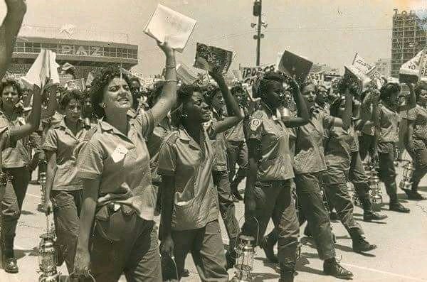 elsa_ena's tweet photo. Ya vencimos y seguiremos venciendo, expresó #Fidel en el acto de declaración de #Cuba Territorio Libre de Analfabetismo. #SomosCuba #Cuba #CubaViveYRenace #CubaEduca @PresidenciaCuba https://t.co/JFFQv00Mpw