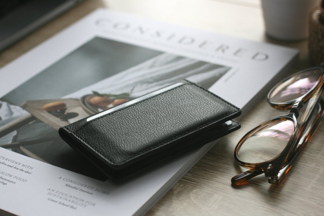 GoodForMenCo's tweet photo. What do you gift the man who has everything? Check out our guide to Ethical and sustainable Gifts for men. https://t.co/UmeuBNAnyi #Sustainability #ConsciousLiving #Ethical #Organic #ZeroWaste #Christmas https://t.co/FhRfhfvSSf