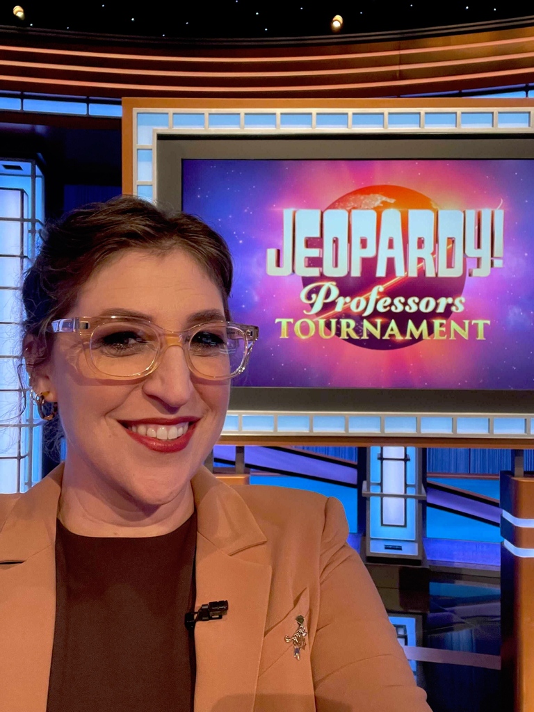 missmayim's tweet photo. Tune in and pull up a seat! #ProfessorsTournament on @Jeopardy! https://t.co/3VddDjRoz5